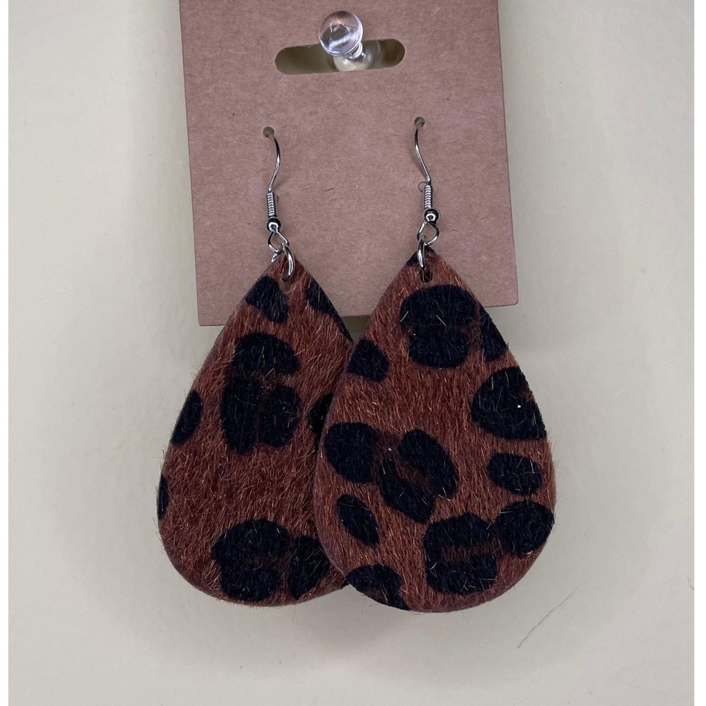 3/15 EARRINGS NWT ADD 3 TO BUNDLE